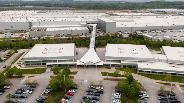 Обязанности Трампа побуждают автомобильных компаний и поставщиков перестроить свои стратегии
