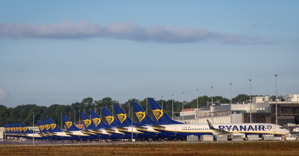 Суждение Ryanair из -за отсутствия сексуальных нейтральных вариантов на месте резервирования