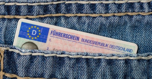 Водительские права становятся цифровыми в Европе до 5 лет
