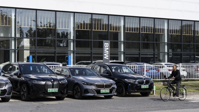 Ежеквартальные продажи BMW падают из -за слабых результатов в Китае