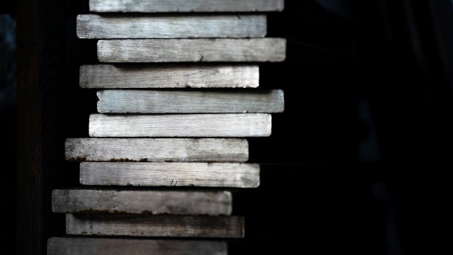 Почему Великобритания не может сделать свою сталелитейную промышленность снова великой?