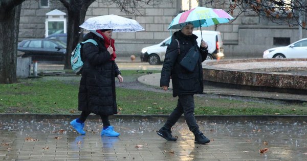 Холодные, осадки не останавливаются, в западной Болгарии они пройдут в снег