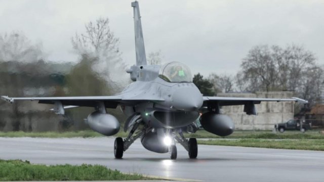 Zapryanov: Второй боец ​​F-16 прибудет в конце апреля или начале мая