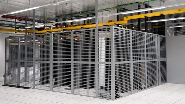 Таможенные обязанности Трампа могут стать ударом по планам дата -центров США.