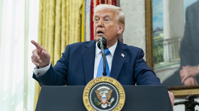 Политика Дональда Трампа - подняться или падать за Соединенные Штаты?