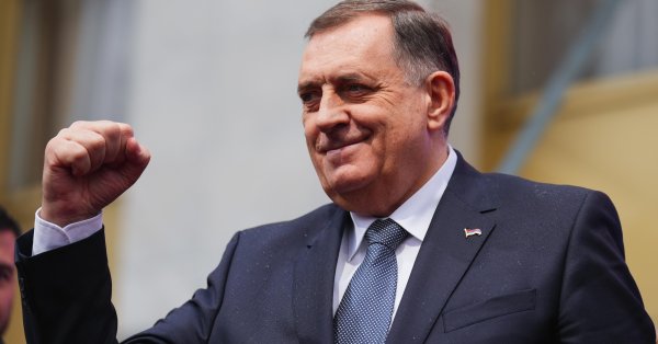 Боснийский лидер серба Додик находится в Москве, несмотря на ордер на арест