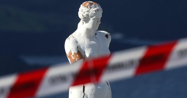 Упадок пасхальных оговорков, многие отели в Санторини закрыты