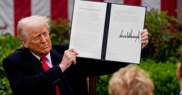 Трамп также наложил обязанности на остров, которым они живут только ... пингвины