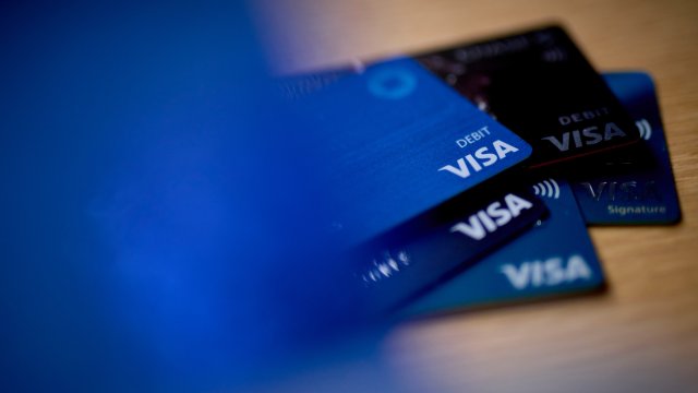 Visa предлагает 100 миллионов долларов для замены MasterCard в качестве партнера Apple в кредитных картах