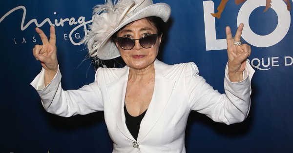 Йоко Оно описывает боль жизни с Джоном Ленноном после битвы