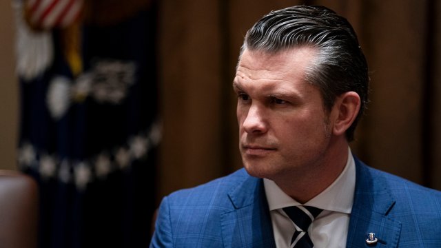 Министр защиты США обменился данными о Йемене и общается со своей семьей