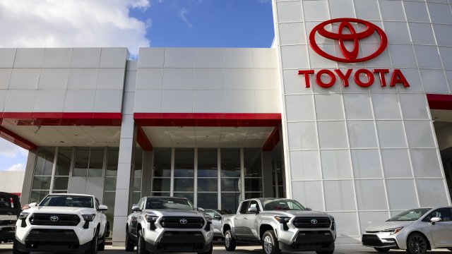 Японские автопроизводители сообщают о резком росте продаж в США перед обязанностью