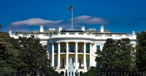 Трамп ремонтирует Белый дом в образе и подобиле Мар-а-Лаго