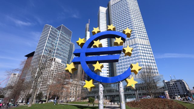 Barclays: зона евро может попасть в рецессию во второй половине года