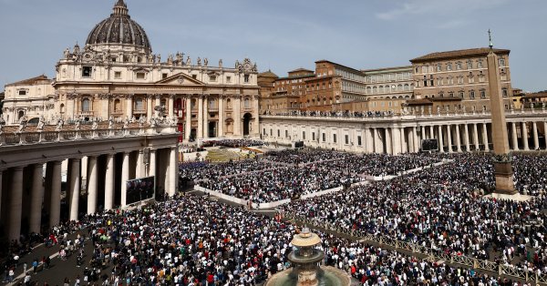 Пасхальная литургия в Ватикане без папы Франциска