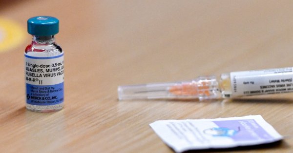 Более 800 случаев кори в Соединенных Штатах, вспышки в 24 штатах
