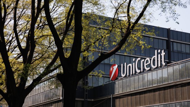 Unicredit Profit заново затмевает прогнозы, банк усиливает платежи акционерам