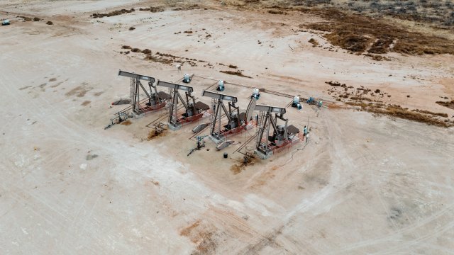 Европейские "зеленые" фонды инвестируют в миллиарды долларов в нефтегазовые компании