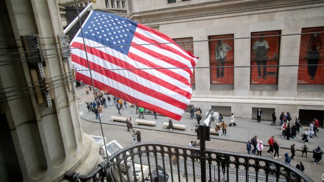 Доу уволен с более чем 1000 баллов после торговой сделки США*