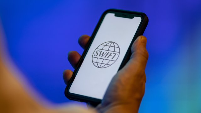 ЕС хочет усилить давление на Москву, исключая 20 банков из Swift и запрет на «Nord Stream»
