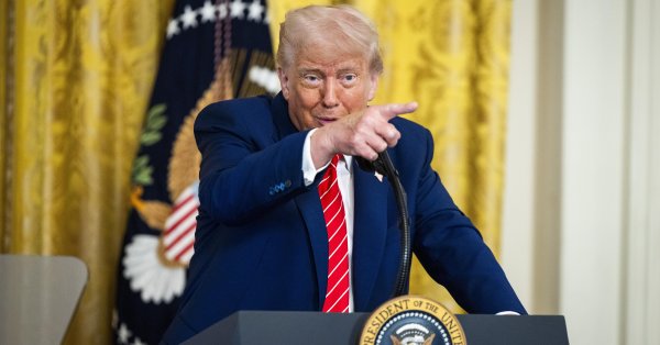 Трамп приветствует выбор первого американского папы
