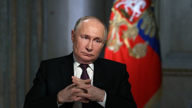 Путин предложил мирные переговоры в Стамбуле 15 мая, но не заканчивая огонь