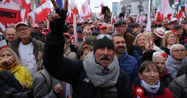 Тысячи протестовали в Варшаве