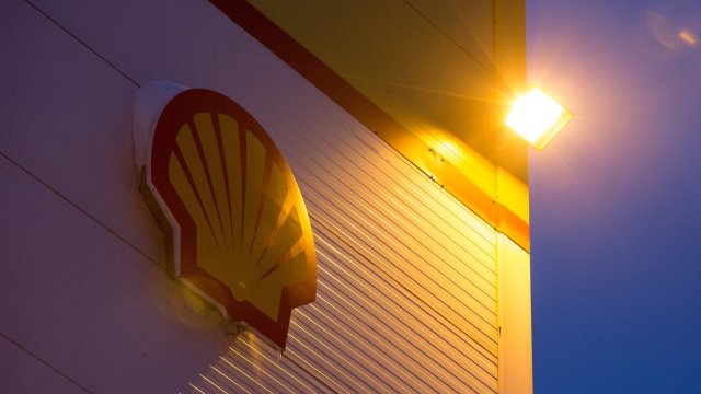 Shell оценивает покупку своего британского конкурента BP, но все зависит от цены на нефть