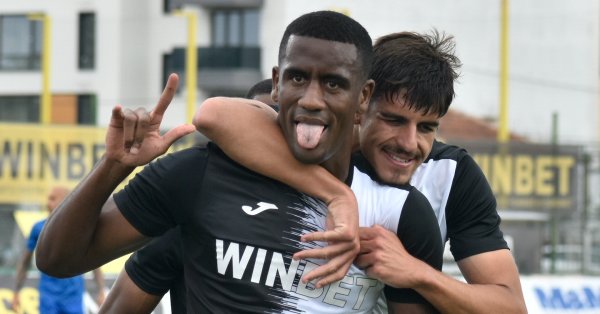 Lokomotiv plovdiv с победой в Коматево, победил Крумовград с 4: 0