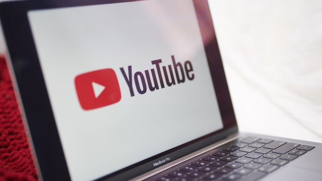 Уолт Дисней подал дело, чтобы остановить передачу вашего директора на YouTube