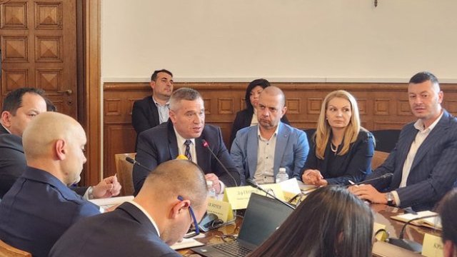 Министерство сельского хозяйства разрабатывает сеть магазинов с болгарскими товарами с небольшой отметиной