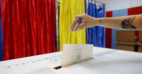 Джордж Симион против Никушора Дэна на румынском президентском голосовании