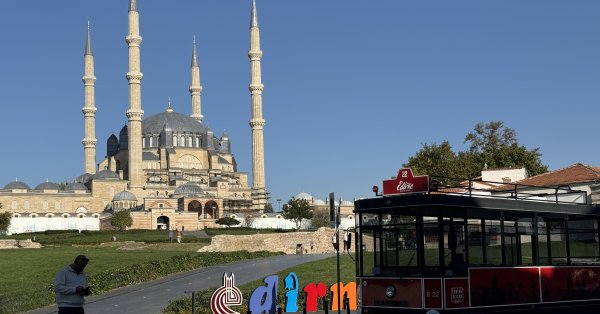 Туристы захватили Эдирн на традиционные весенние каникулы города