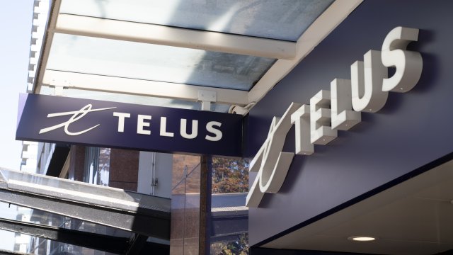 Telus сокращает позиции 2000 в Испании