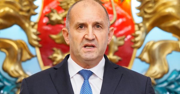 UDF: Радев был бы достойным гостем парада Путина