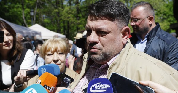 PES поддерживает BSP в ее взаимодействии с вступлением в Болгарию в зону евро