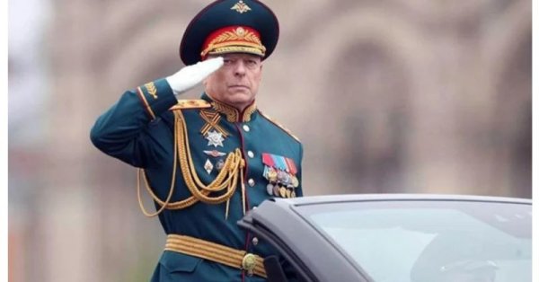 Путин освободил командира российских сухопутных сил