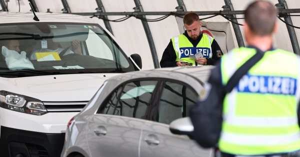 Немецкая полиция ищет человека, который зарезал несколько человек с острым предметом