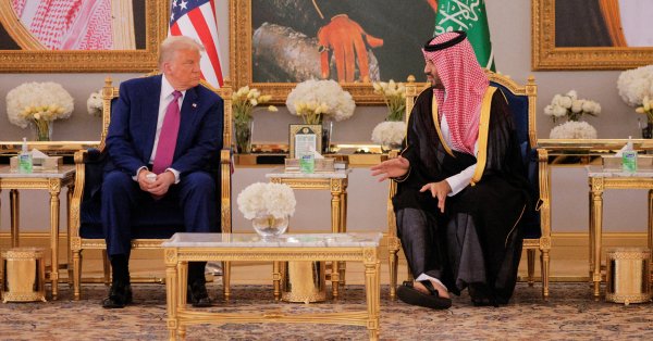 Как богатые арабские страны стали лучшими друзьями Трампа?