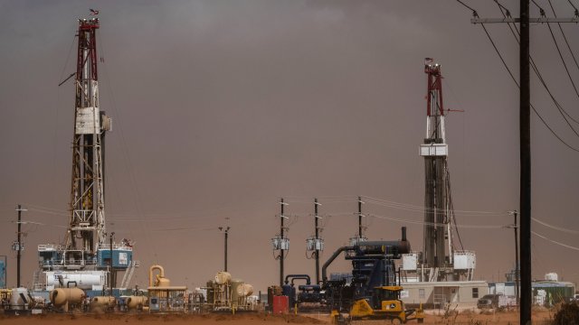 Цена на нефть начинается неделя с уменьшения*