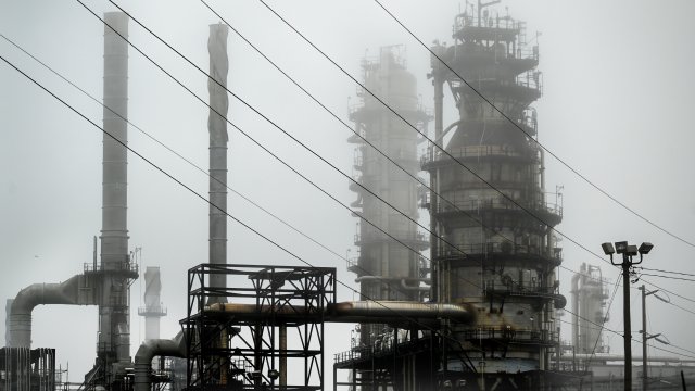 Нефть растут после того, как Трамп продлил время для торговых переговоров с ЕС по июль*