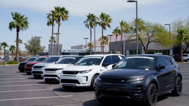 Jaguar Land Rover возобновляет автомобили в США для Соединенных Штатов