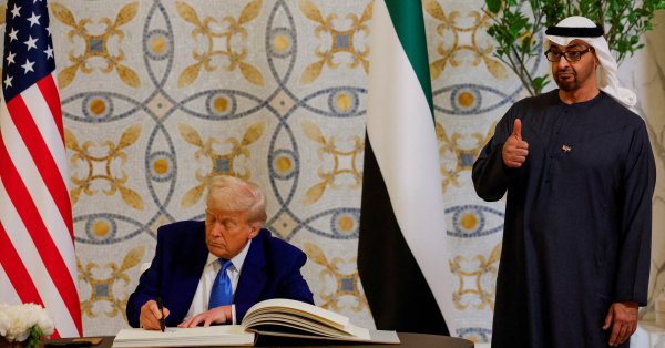 Он называет их красивыми, привлекательными, жесткими: роман Трампа с арабскими лидерами