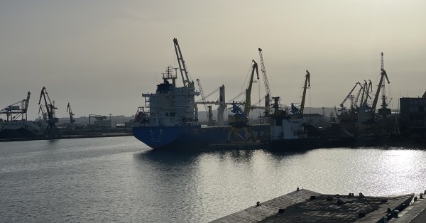 Рыбак утонул в районе станции моря Бургаса