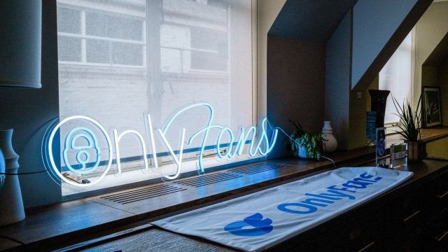 Владелец OnlyFans ведет переговоры на продажу за 8 миллиардов долларов