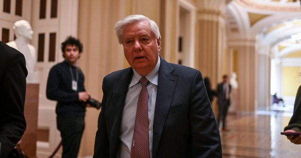 Трамп против Путина: Американский Сенат принимает закон с «сокрушительными санкциями» против России