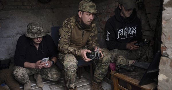 Украина добавляет ячейки беспилотников к беспилотным самолетам