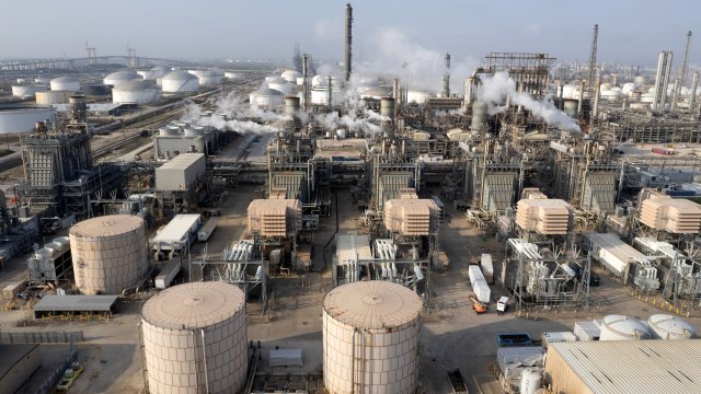Цена на нефть направлена ​​на первое еженедельное снижение апреля*