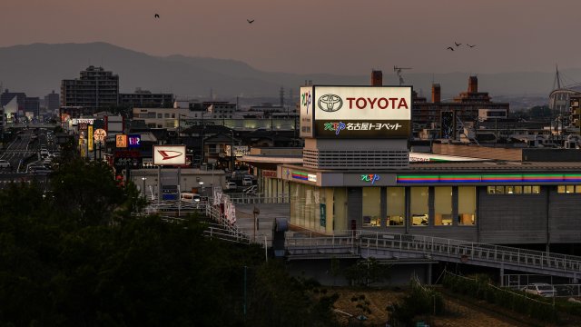 Toyota сократила прогноз своей годовой прибыли под давлением пошлин