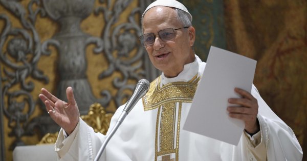 Папа Лев XIV с первой литургией: Бог доверил мне эти фото сокровища